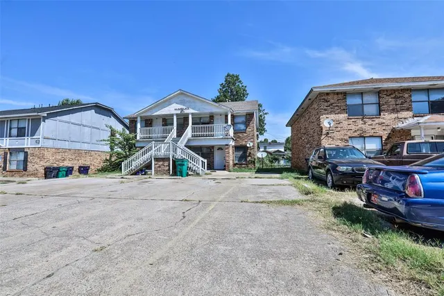 Photo 2 — 109 SE 42nd Street, Oklahoma City, OK 73129