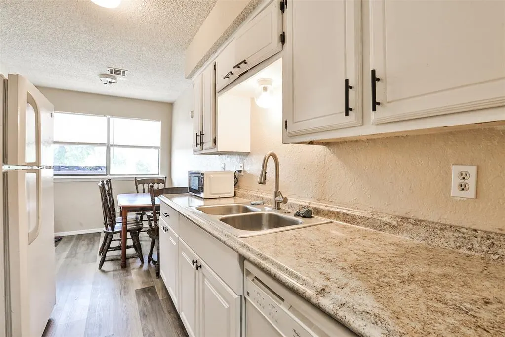 Photo 11 — 109 SE 42nd Street, Oklahoma City, OK 73129