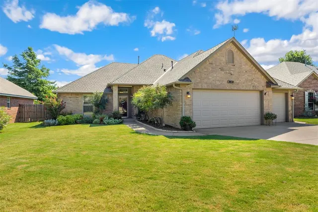 Front exterior — 2824 Stonebrook Road, Edmond, OK 73003