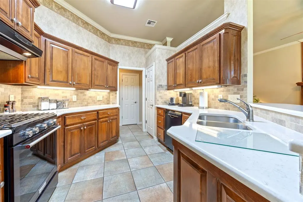Photo 9 — 2824 Stonebrook Road, Edmond, OK 73003
