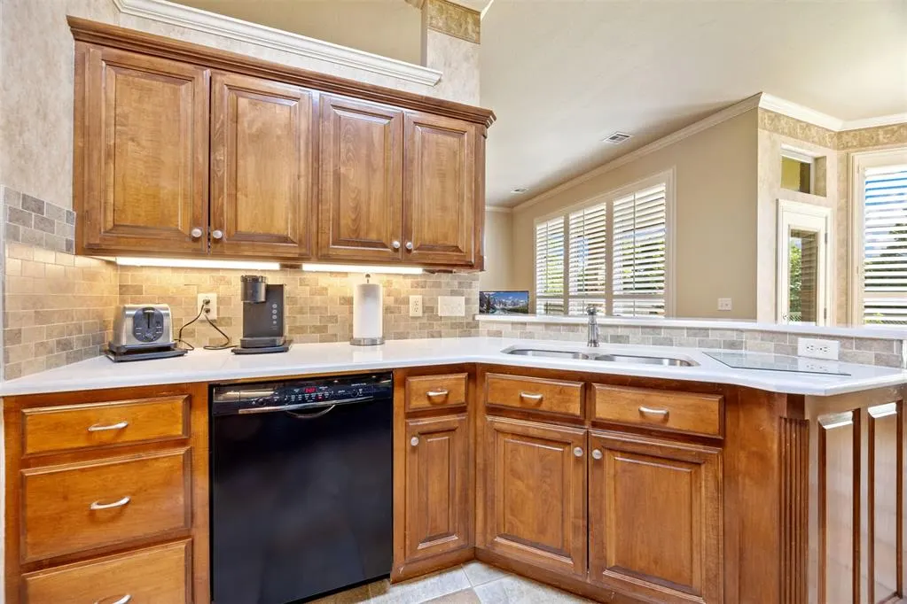Photo 11 — 2824 Stonebrook Road, Edmond, OK 73003