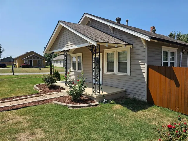 Photo 2 — 101 N Moore Avenue, El Reno, OK 73036