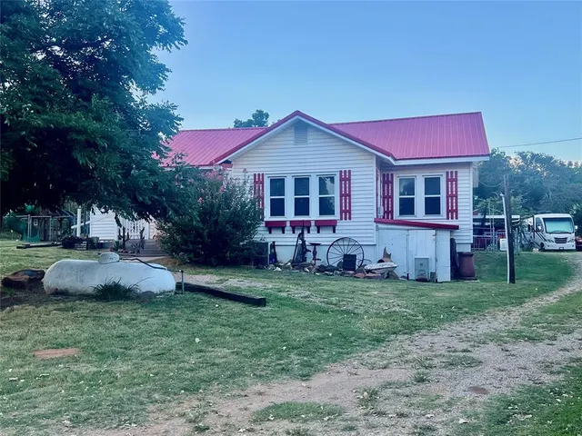 Front exterior — 13099 County Street 2610, Lookeba, OK 73053