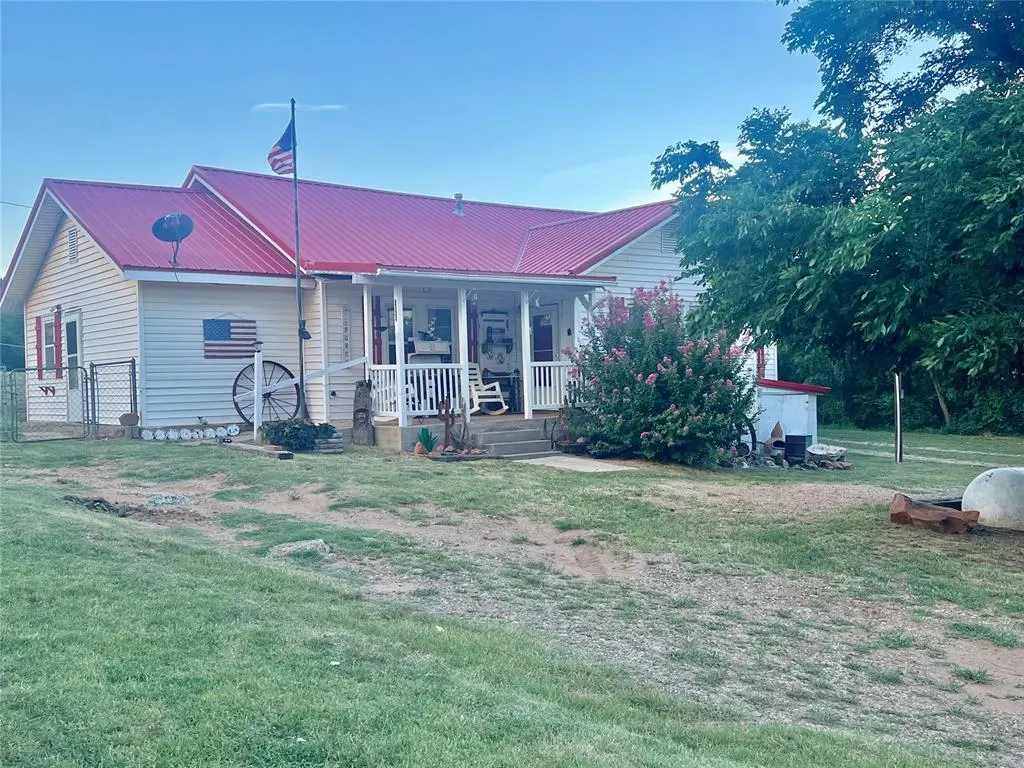 Photo 3 — 13099 County Street 2610, Lookeba, OK 73053