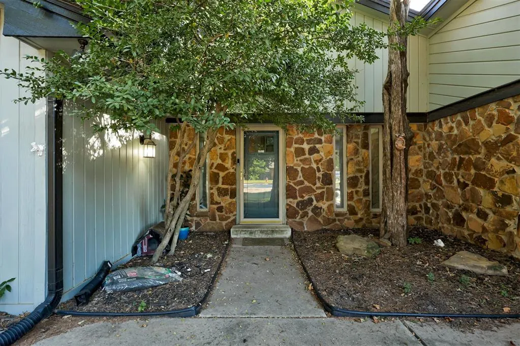 Photo 2 — 3120 N Pinecrest Drive, Bethany, OK 73008