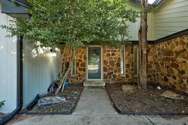 Photo 2 — 3120 N Pinecrest Drive, Bethany, OK 73008