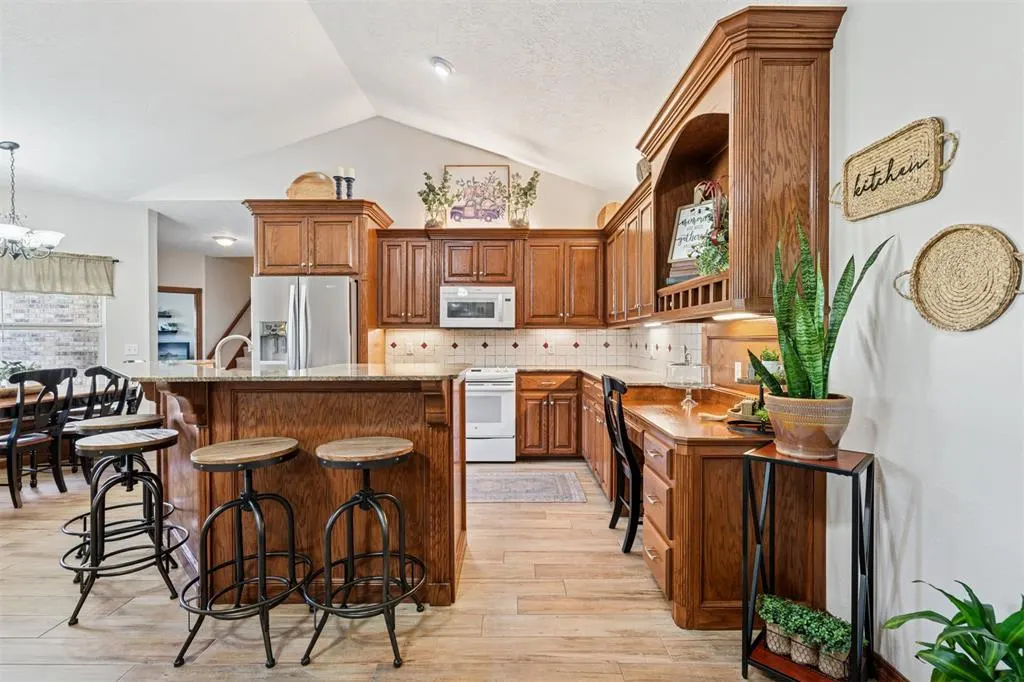 Photo 6 — 3110 Shady Lane Drive, Anadarko, OK 73005