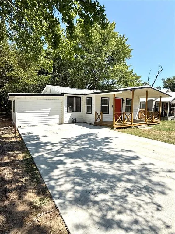 Photo 2 — 205 Duffee Avenue, Eufaula, OK 74432