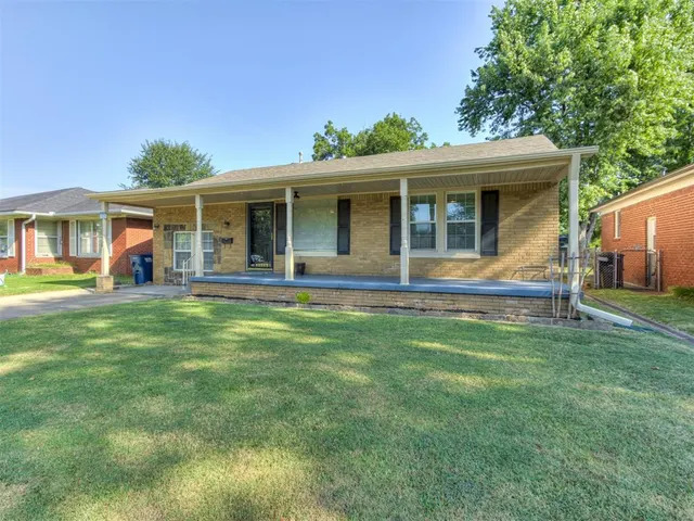 Front exterior — 108 E Pulaski Street, Shawnee, OK 74804