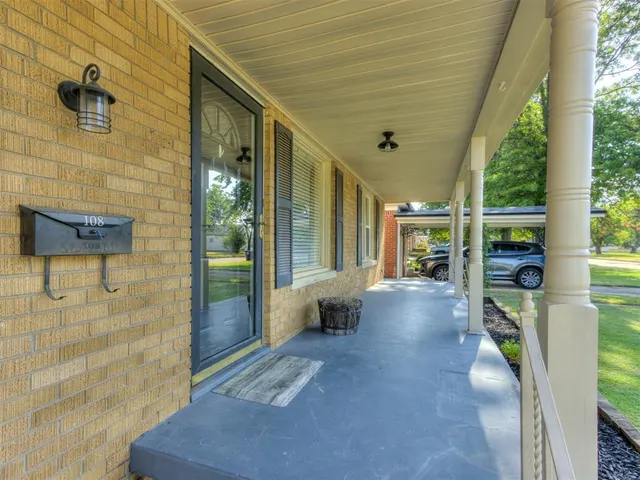 Photo 4 — 108 E Pulaski Street, Shawnee, OK 74804
