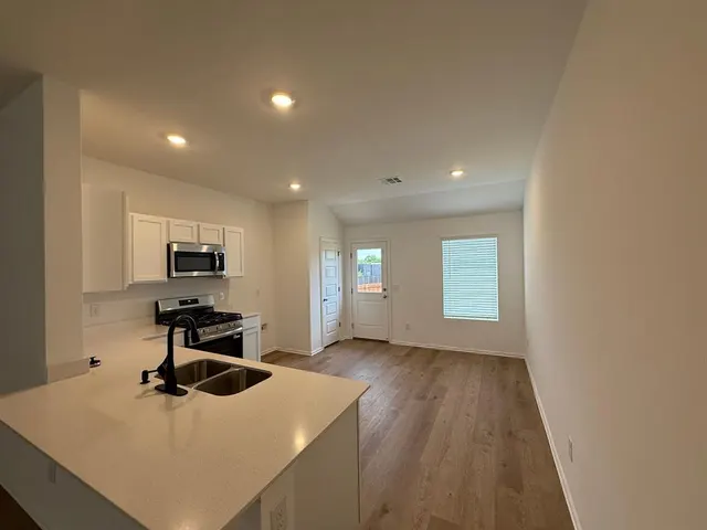 Photo 4 — 776 SW 11th Street, Newcastle, OK 73065
