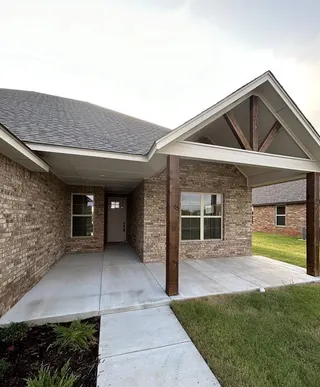 Sold home at 806 Manzano Drive
