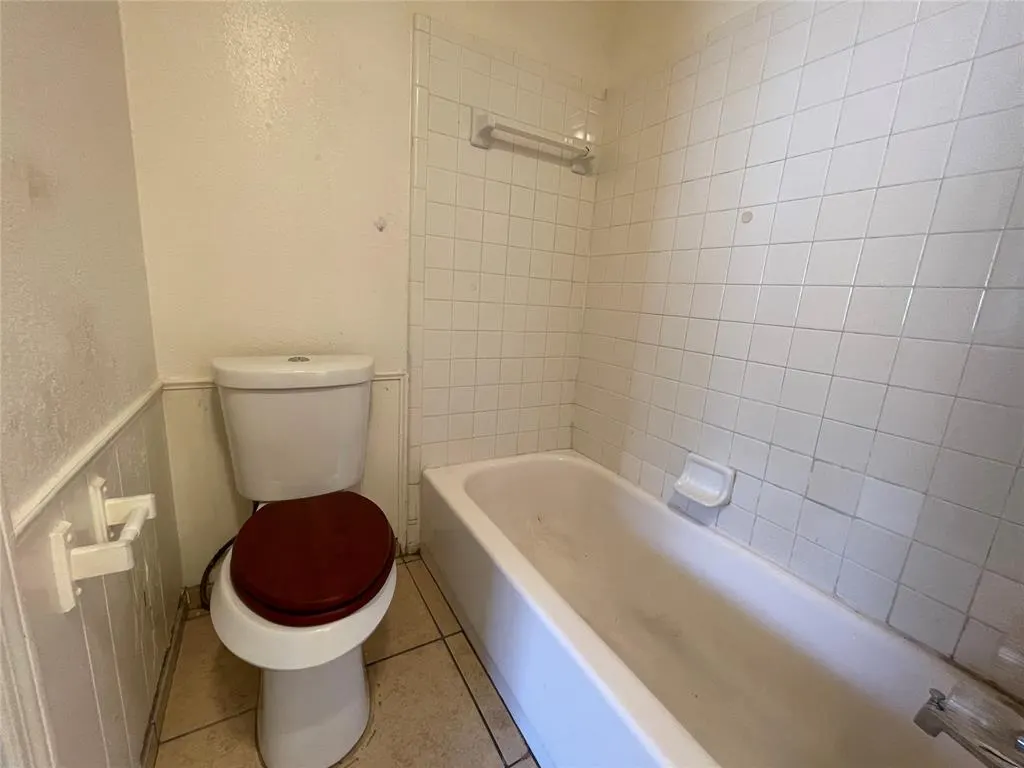 Photo 15 — 852 Greenvale Road, Oklahoma City, OK 73127