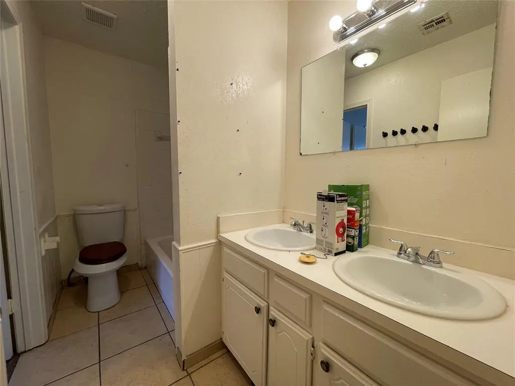 Photo 17 — 852 Greenvale Road, Oklahoma City, OK 73127