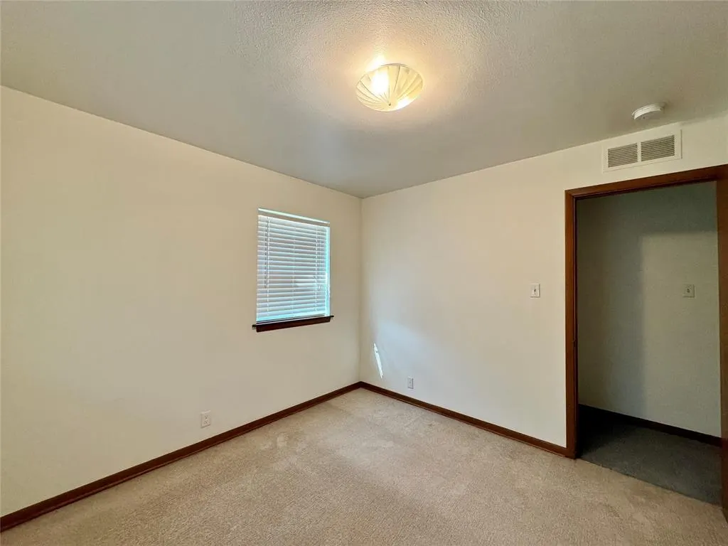 Photo 15 — 2615 S 18th Street, Chickasha, OK 73018