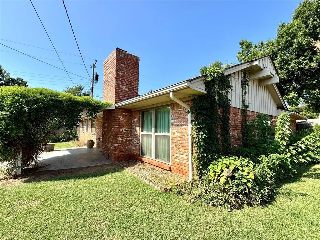 Photo 31 — 2615 S 18th Street, Chickasha, OK 73018
