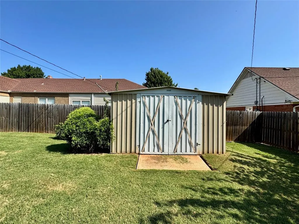 Photo 32 — 2615 S 18th Street, Chickasha, OK 73018