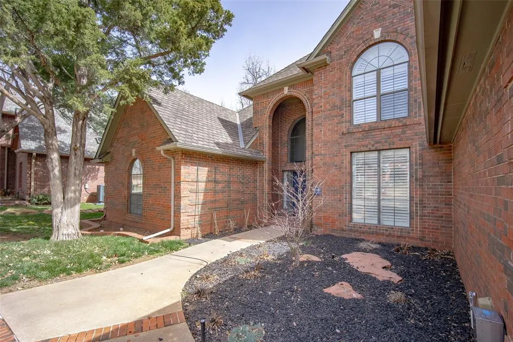 Photo 3 — 13500 Green Cedar Lane, Oklahoma City, OK 73131