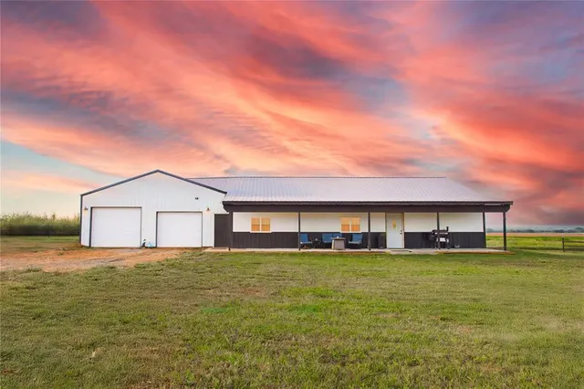 Photo 2 — 8050 N Henney Road, Coyle, OK 73027