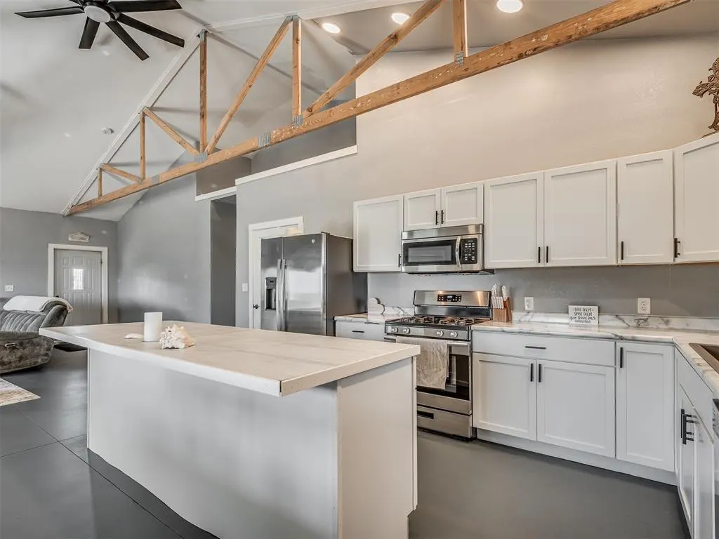 Photo 9 — 8050 N Henney Road, Coyle, OK 73027