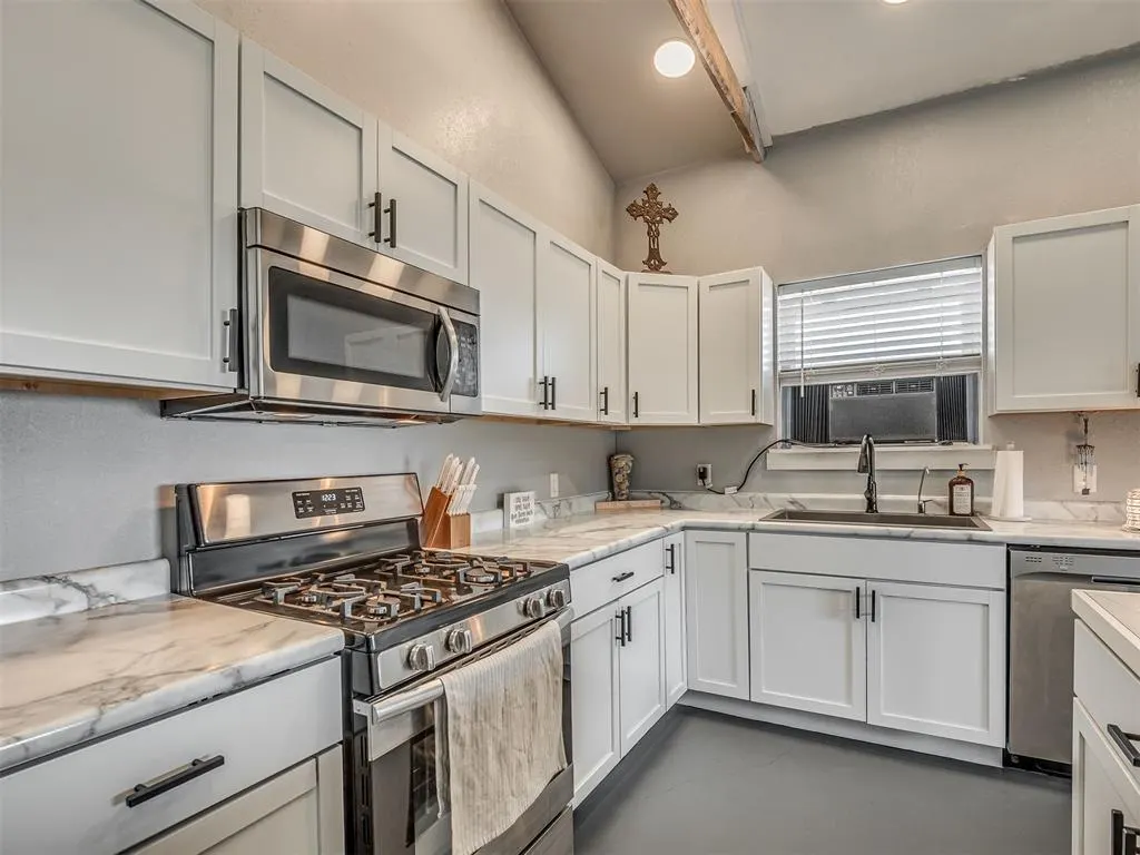 Photo 11 — 8050 N Henney Road, Coyle, OK 73027
