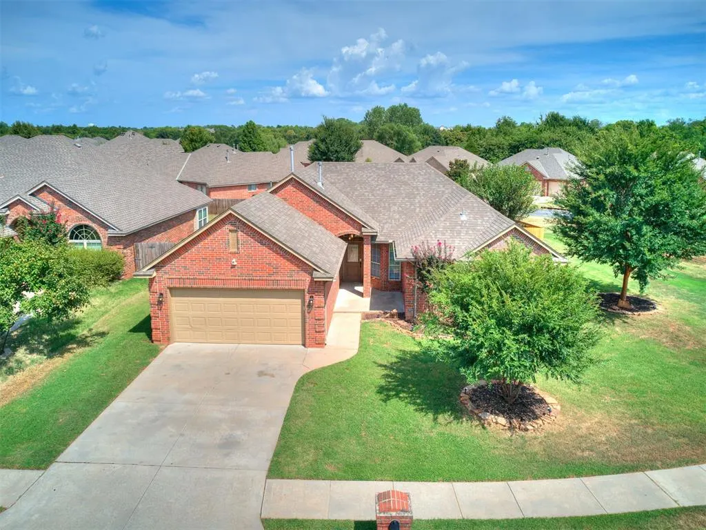 Front exterior — 84 Kimberly Drive, Edmond, OK 73003