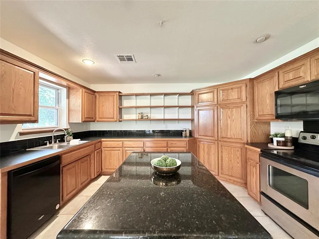 Photo 8 — 105849 Payne Lane, Meeker, OK 74855