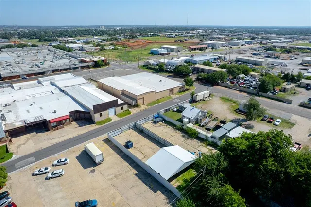 Photo 7 — 828 SE 30th Street, Oklahoma City, OK 73129