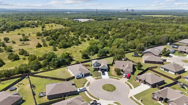 Photo 4 — 3005 Talbot Circle, Bartlesville, OK 74006