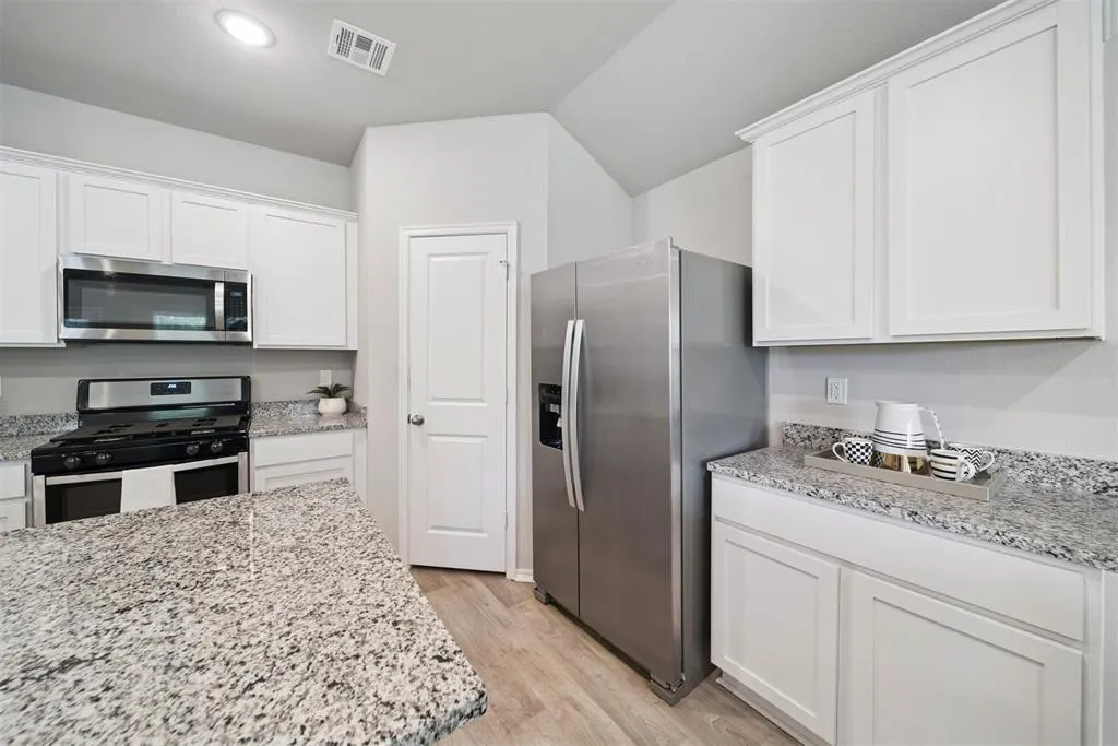 Photo 11 — 3005 Talbot Circle, Bartlesville, OK 74006