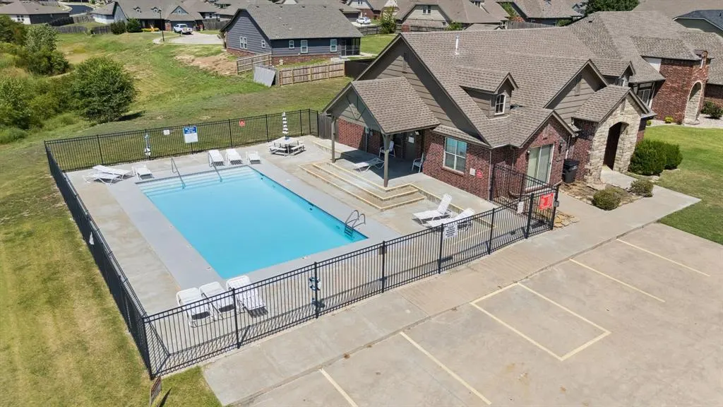 Photo 32 — 3005 Talbot Circle, Bartlesville, OK 74006