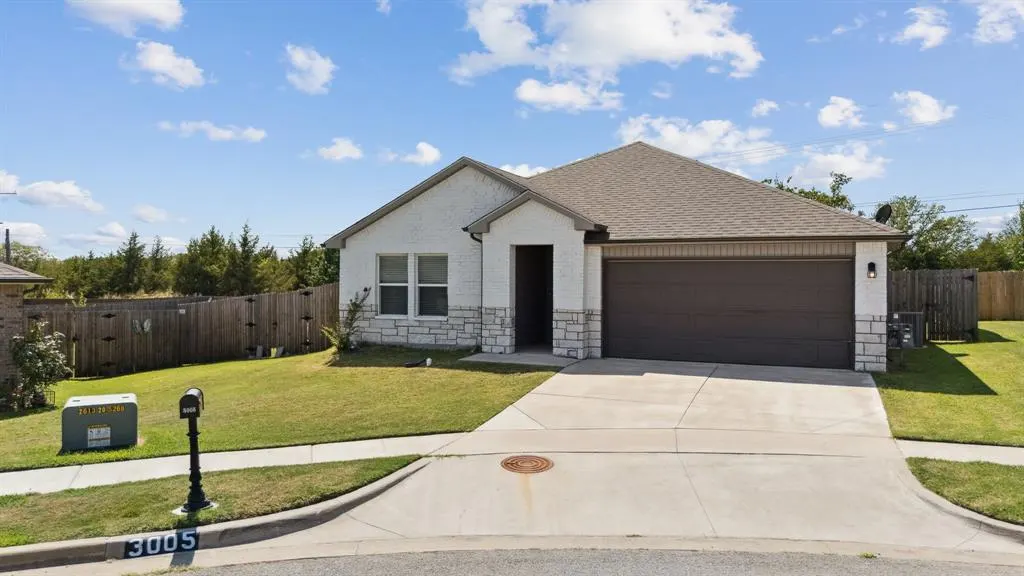 Front exterior — 3005 Talbot Circle, Bartlesville, OK 74006