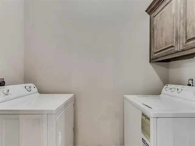 Photo 8 — 915 SW 92nd Street, Oklahoma City, OK 73139