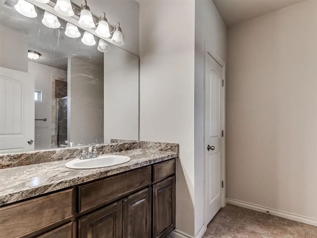 Photo 11 — 915 SW 92nd Street, Oklahoma City, OK 73139