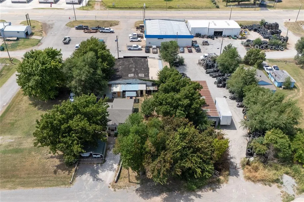 Photo 4 — 810 N Court Avenue, Kingfisher, OK 73750