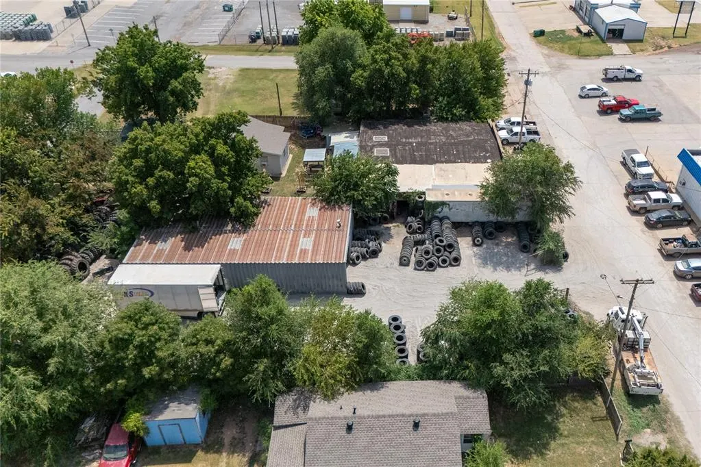 Photo 6 — 810 N Court Avenue, Kingfisher, OK 73750