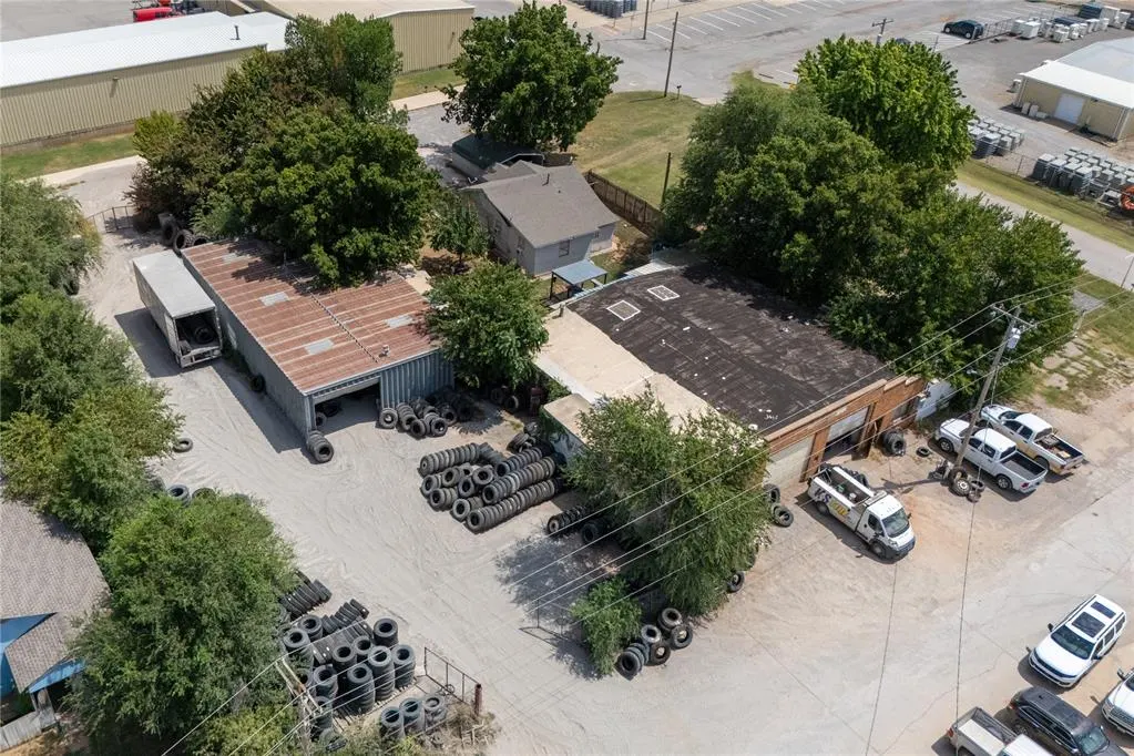 Photo 7 — 810 N Court Avenue, Kingfisher, OK 73750