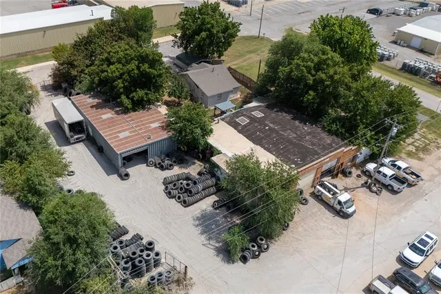 Photo 7 — 810 N Court Avenue, Kingfisher, OK 73750