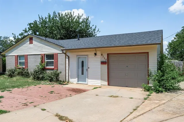 Photo 5 — 6117 N Redmond Avenue, Warr Acres, OK 73122