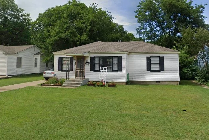 Front exterior — 711 Elm Street, Ardmore, OK 73401
