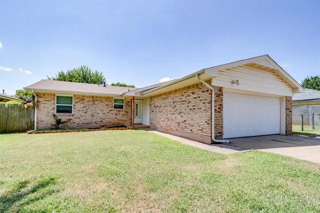 Photo 2 — 7569 S Embassy Terrace, Oklahoma City, OK 73169