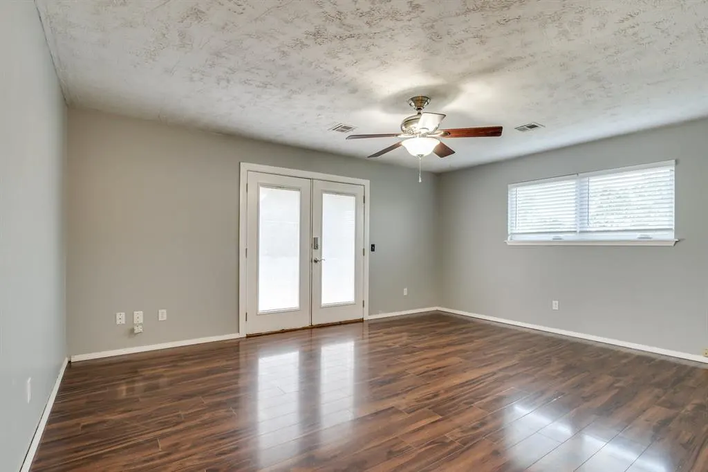 Photo 3 — 7569 S Embassy Terrace, Oklahoma City, OK 73169