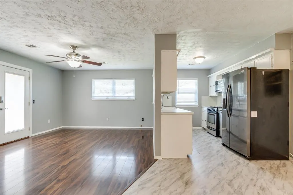 Photo 6 — 7569 S Embassy Terrace, Oklahoma City, OK 73169