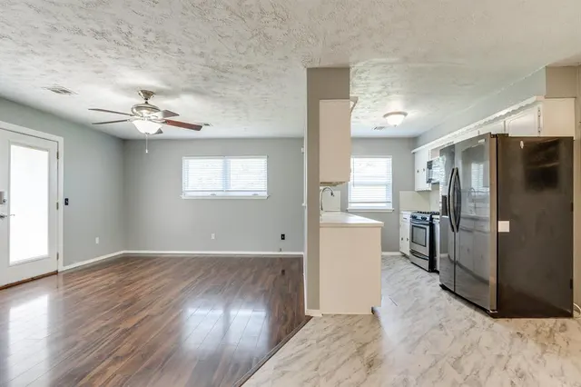 Photo 6 — 7569 S Embassy Terrace, Oklahoma City, OK 73169