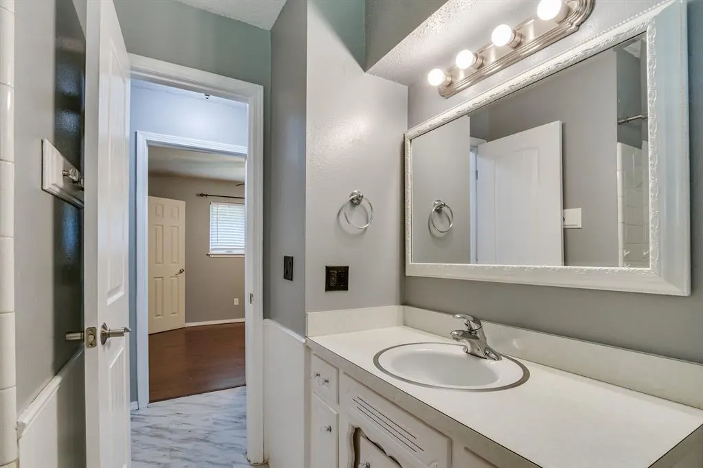 Photo 13 — 7569 S Embassy Terrace, Oklahoma City, OK 73169