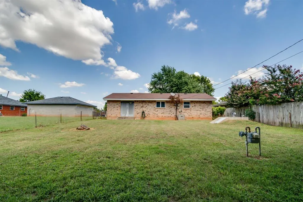 Photo 18 — 7569 S Embassy Terrace, Oklahoma City, OK 73169