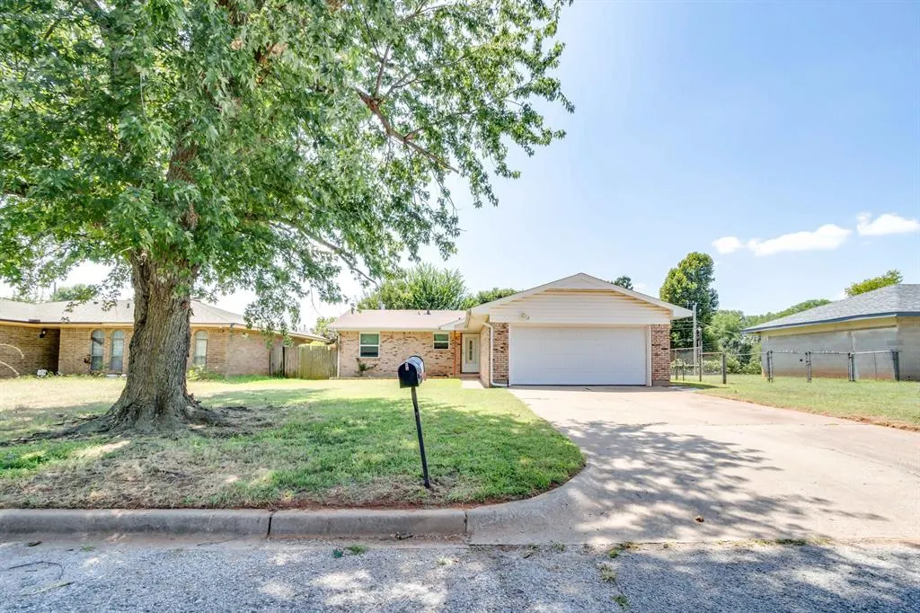 Photo 19 — 7569 S Embassy Terrace, Oklahoma City, OK 73169