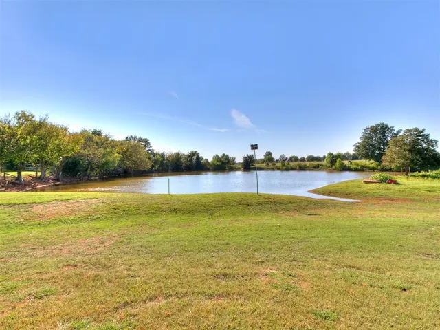 Photo 5 — 2600 Shoreline Drive, Norman, OK 73026