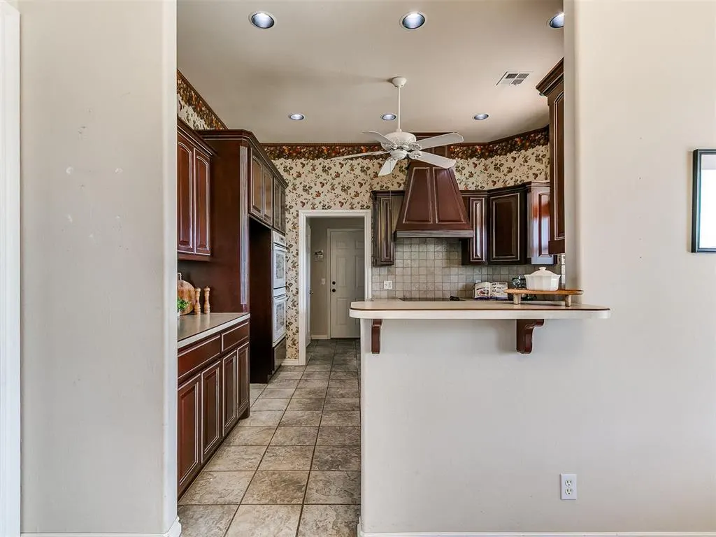 Photo 6 — 2600 Shoreline Drive, Norman, OK 73026