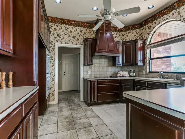 Photo 7 — 2600 Shoreline Drive, Norman, OK 73026